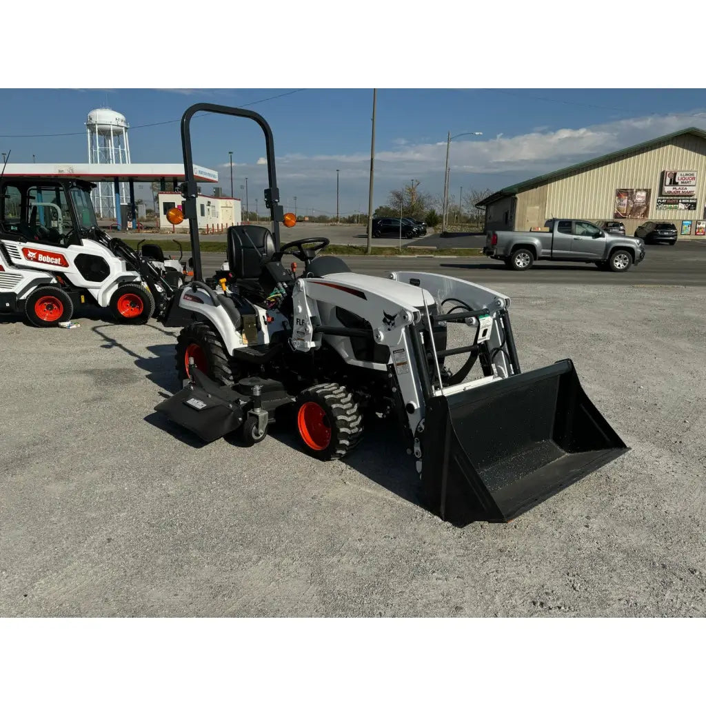 Bobcat CT1025 HST Tractor With Mid Mount Mower Deck Fast shipping ...